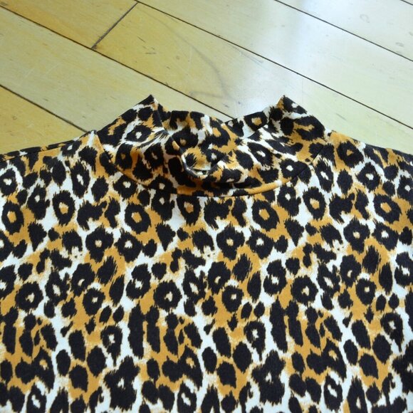 By Anthropologie leopard print mock neck top Size XS - Picture 3 of 6